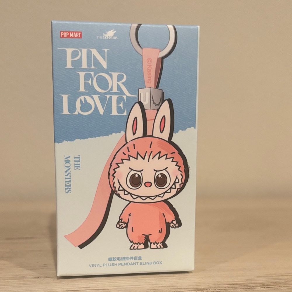 Labubu Pin for Love - Y